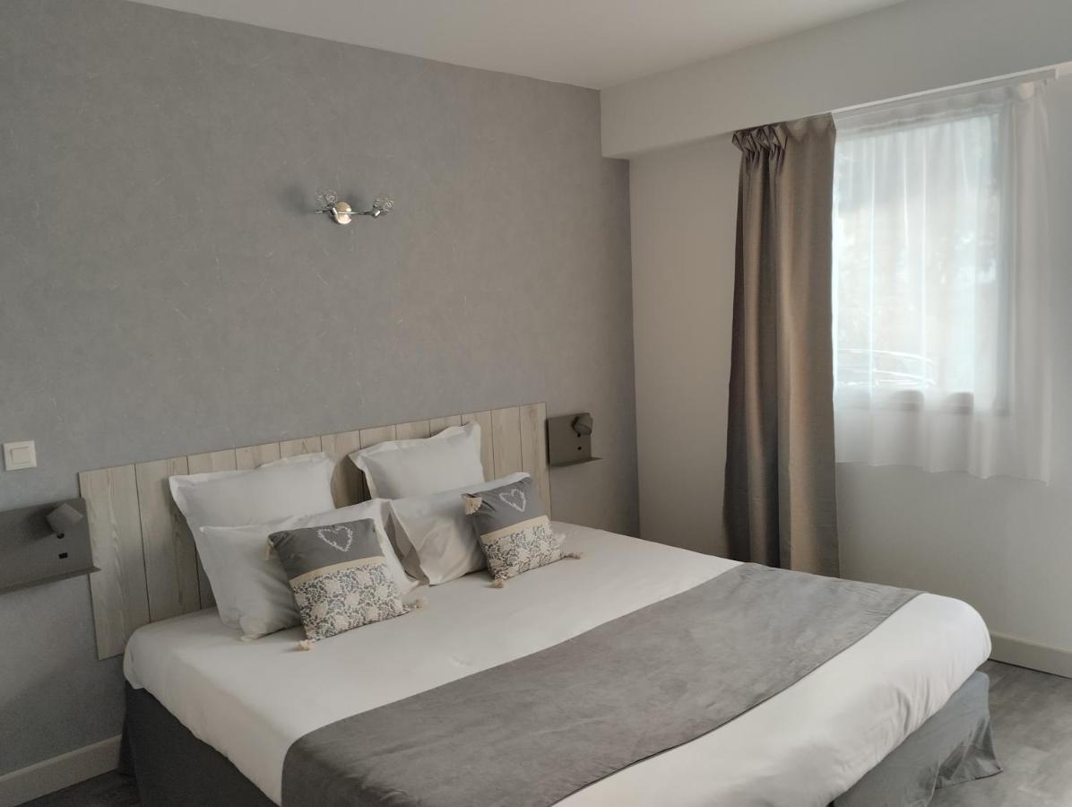 Hotel Le Vanseen Les Vans Kültér fotó