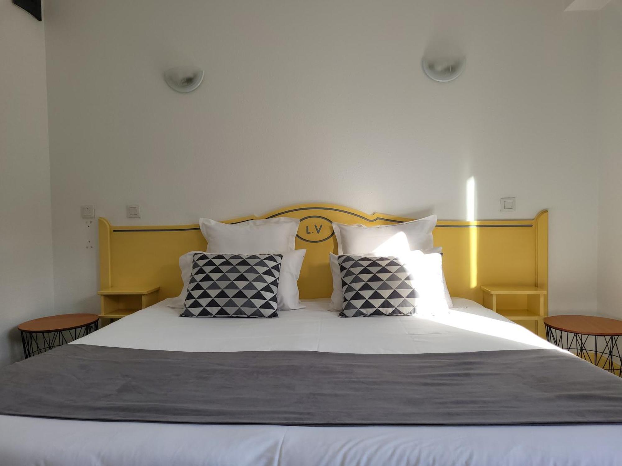 Hotel Le Vanseen Les Vans Kültér fotó