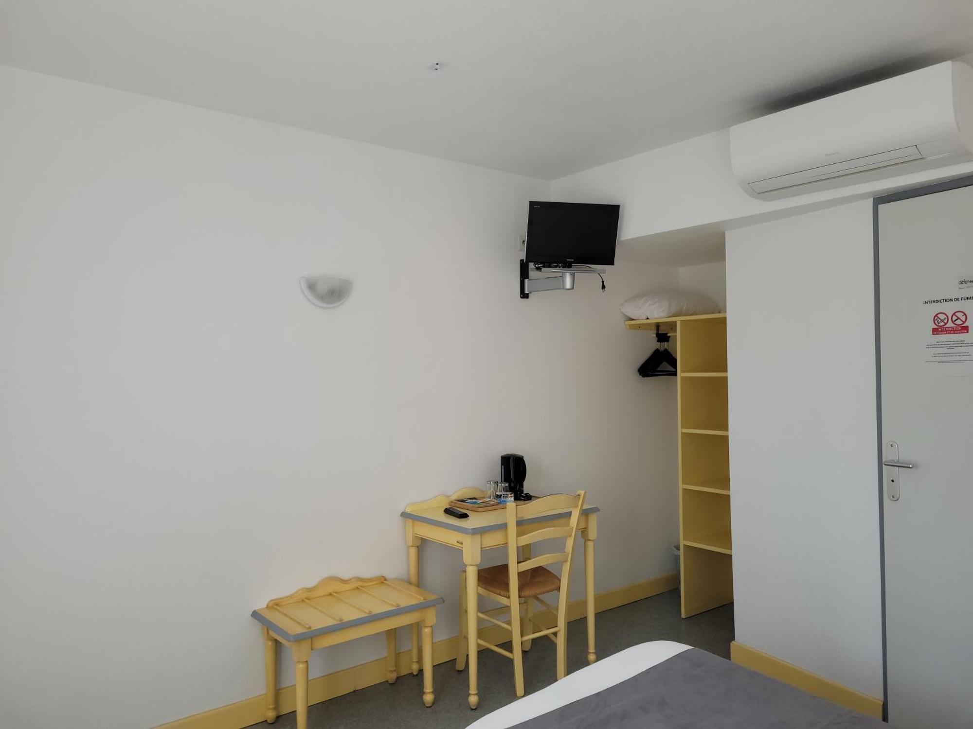 Hotel Le Vanseen Les Vans Kültér fotó