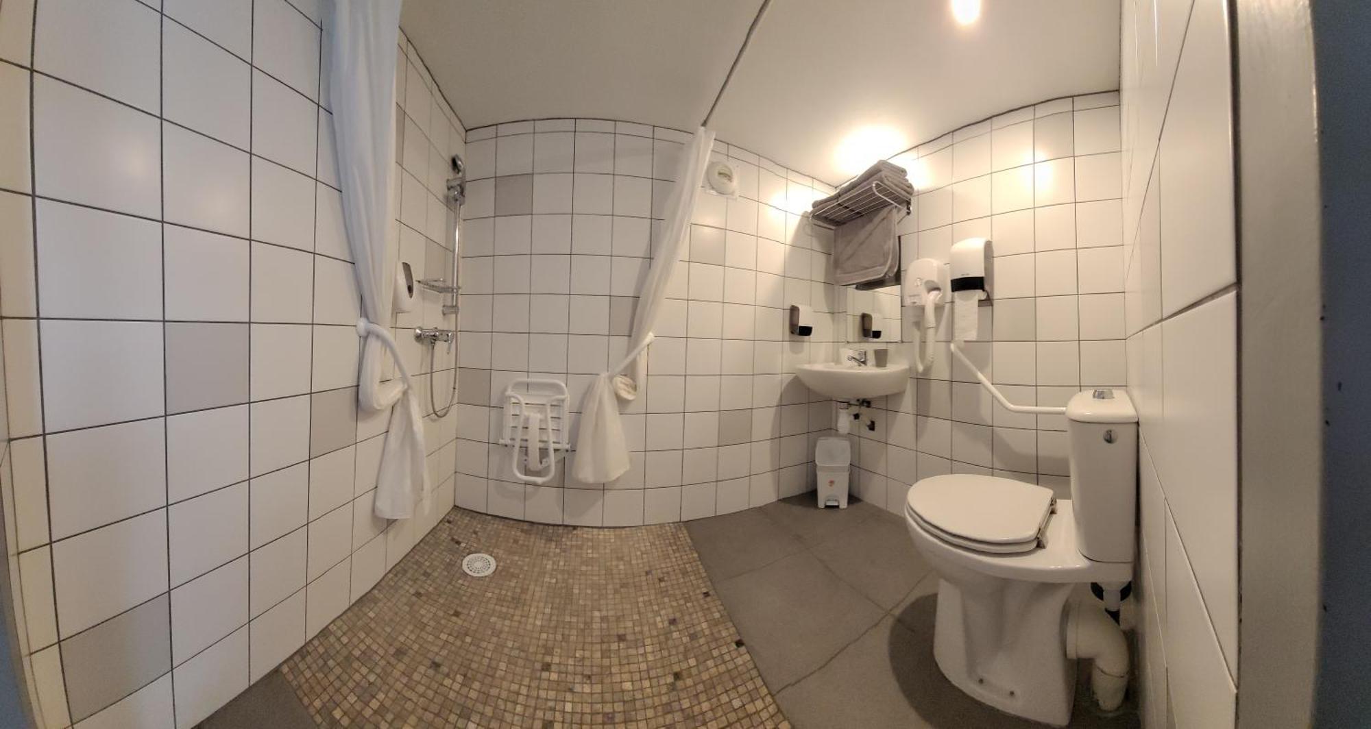 Hotel Le Vanseen Les Vans Kültér fotó