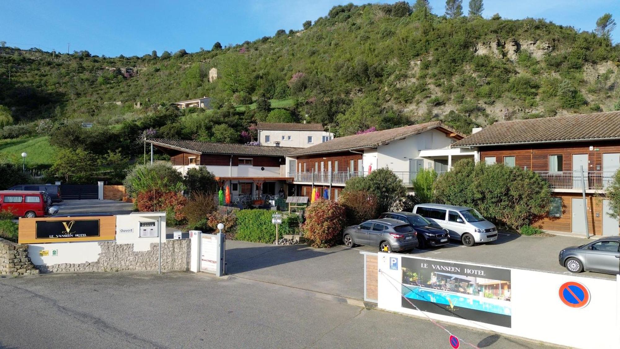 Hotel Le Vanseen Les Vans Kültér fotó