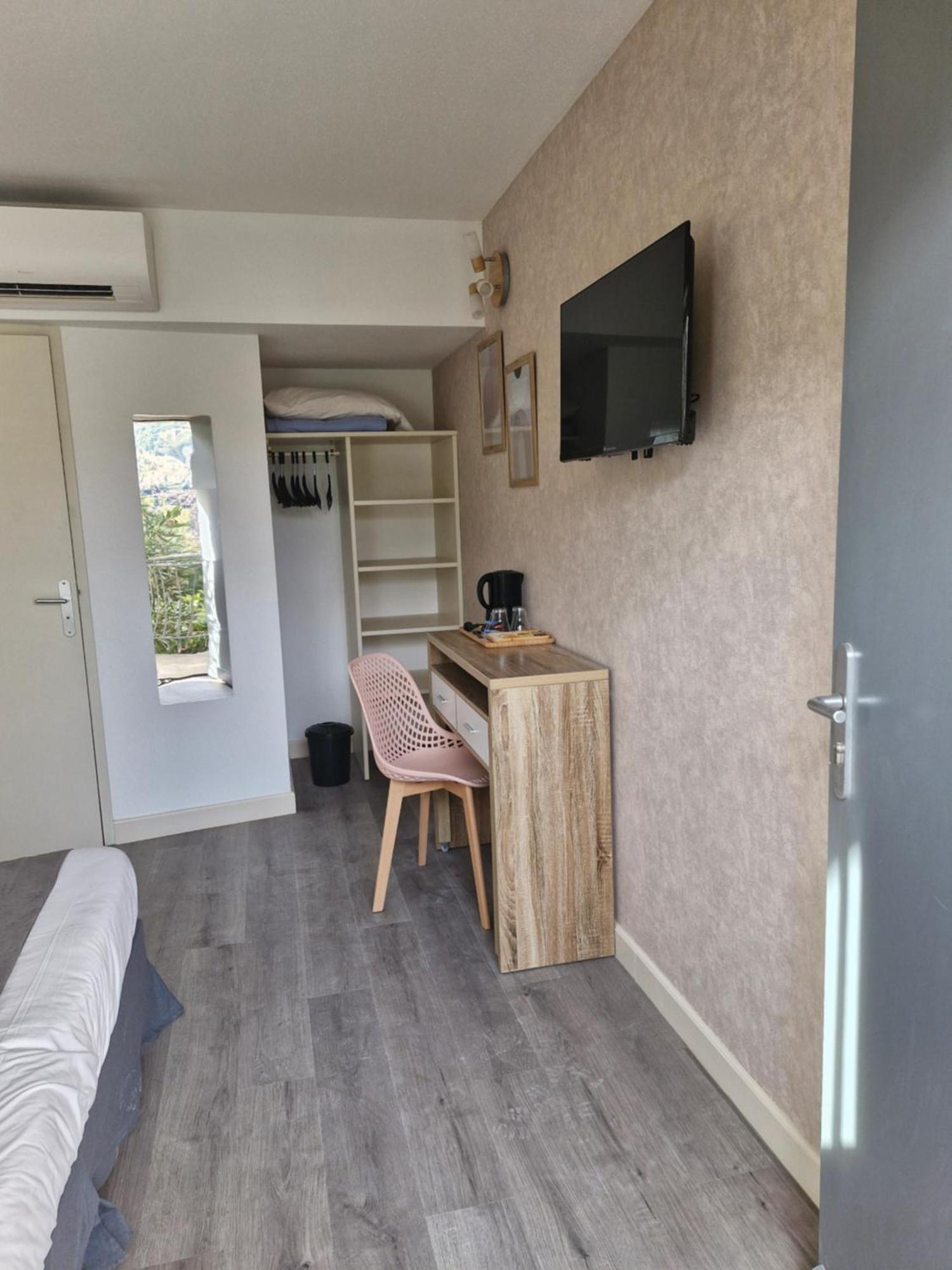 Hotel Le Vanseen Les Vans Kültér fotó